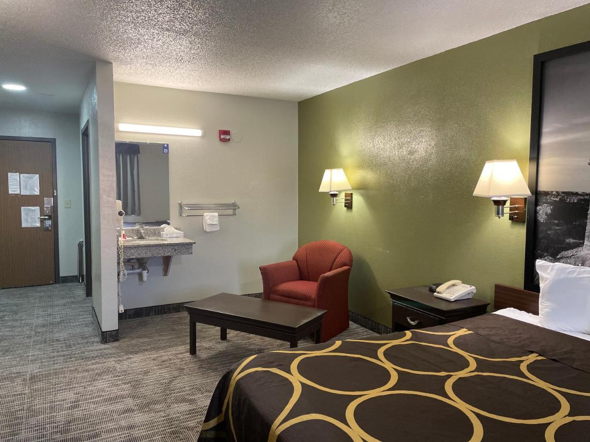 Super 8 By Wyndham Amarillo Central Tx Екстериор снимка