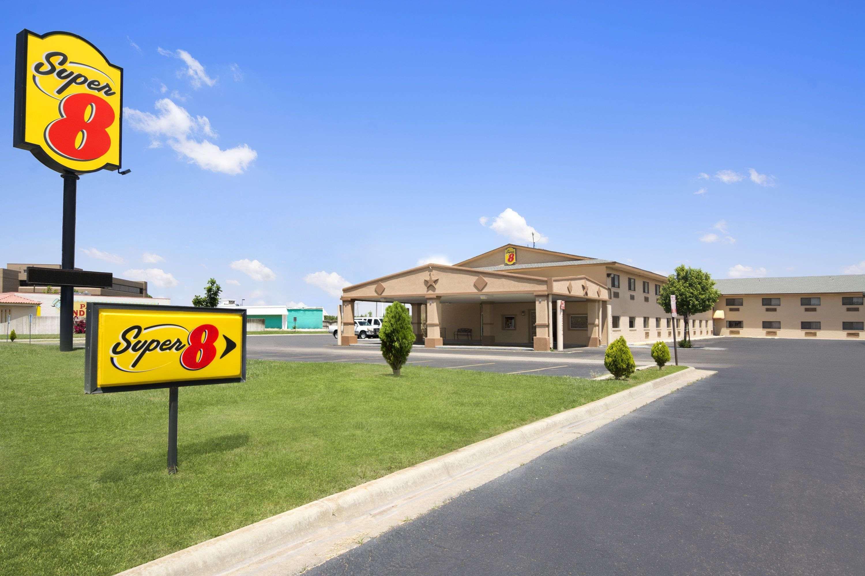 Super 8 By Wyndham Amarillo Central Tx Екстериор снимка