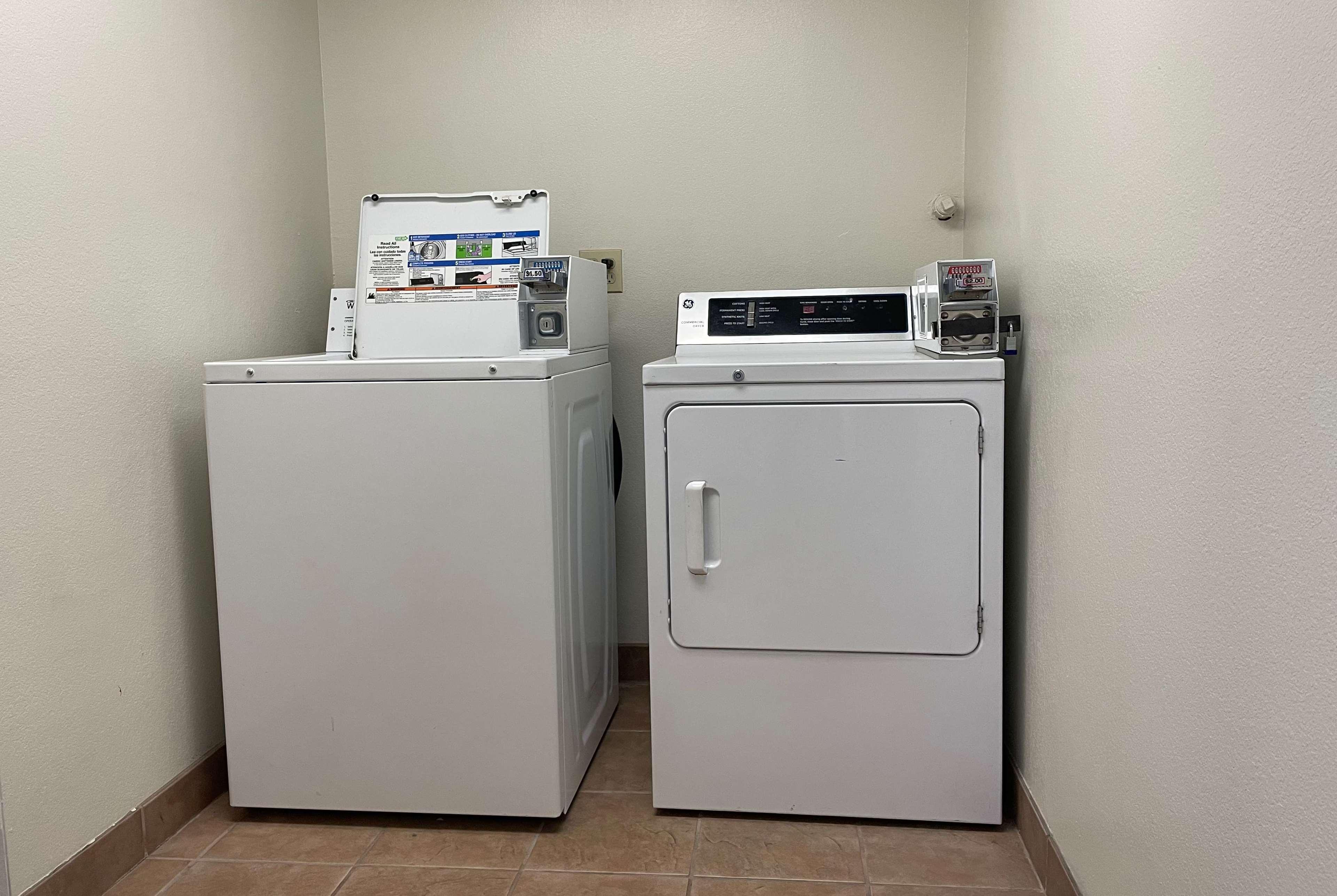 Super 8 By Wyndham Amarillo Central Tx Екстериор снимка