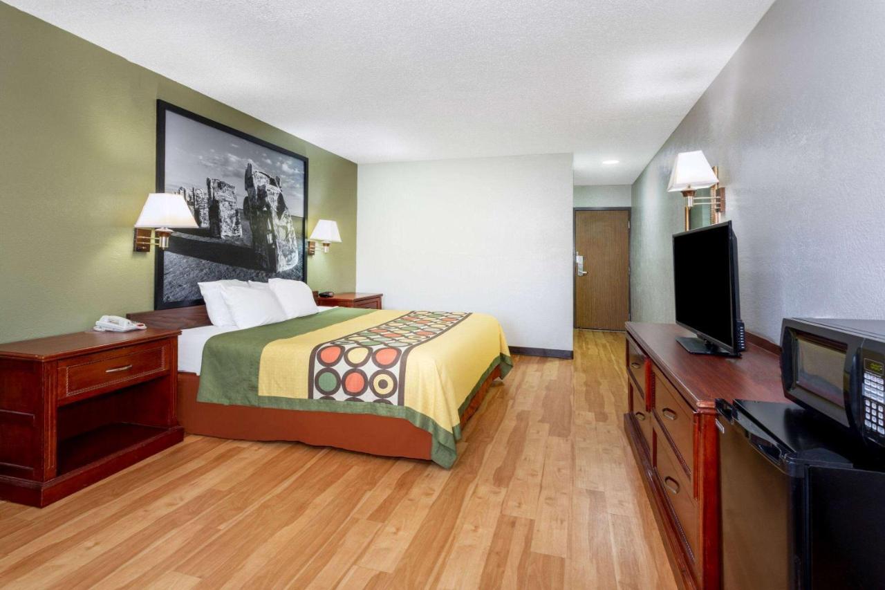 Super 8 By Wyndham Amarillo Central Tx Екстериор снимка