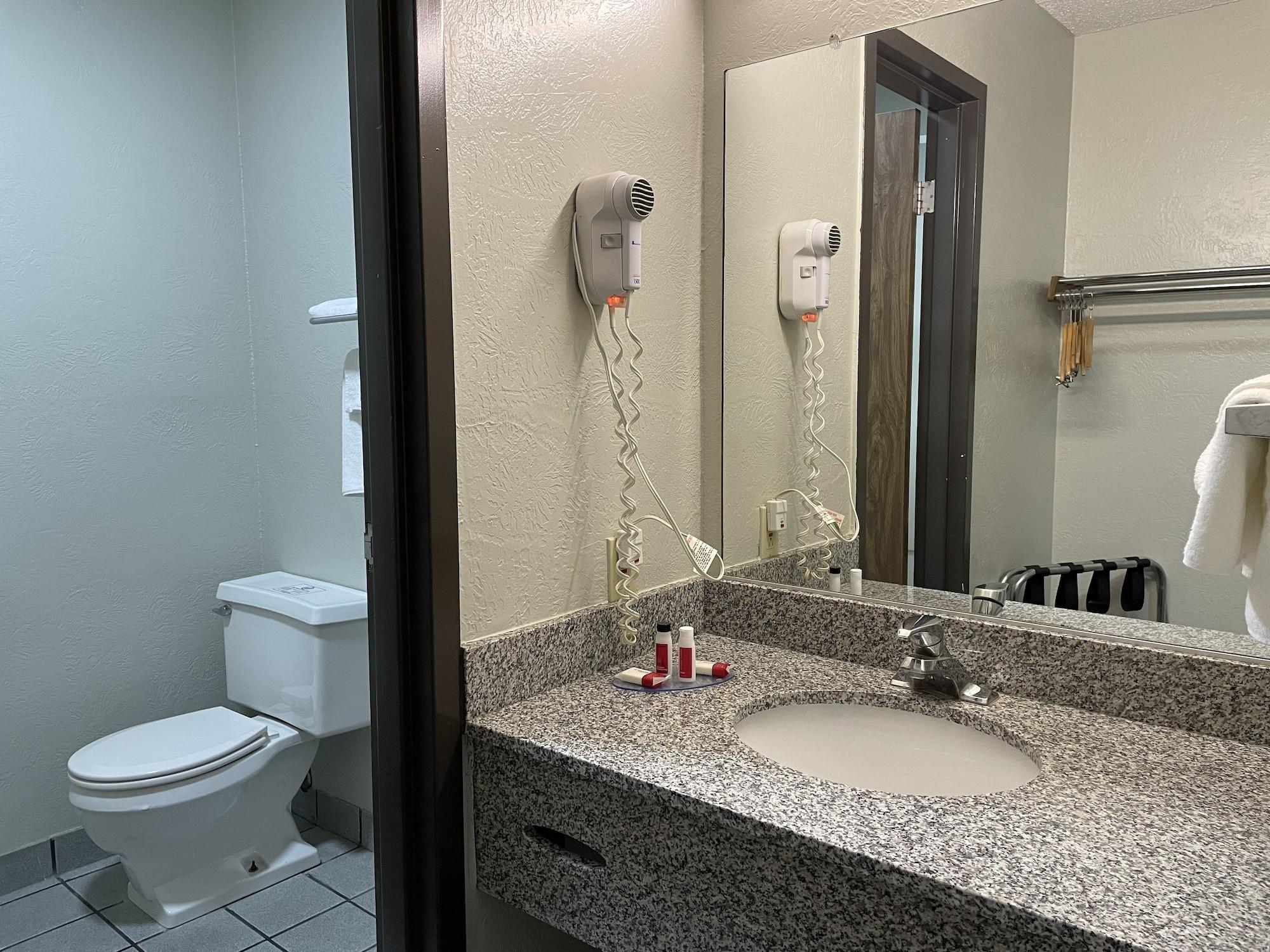 Super 8 By Wyndham Amarillo Central Tx Екстериор снимка