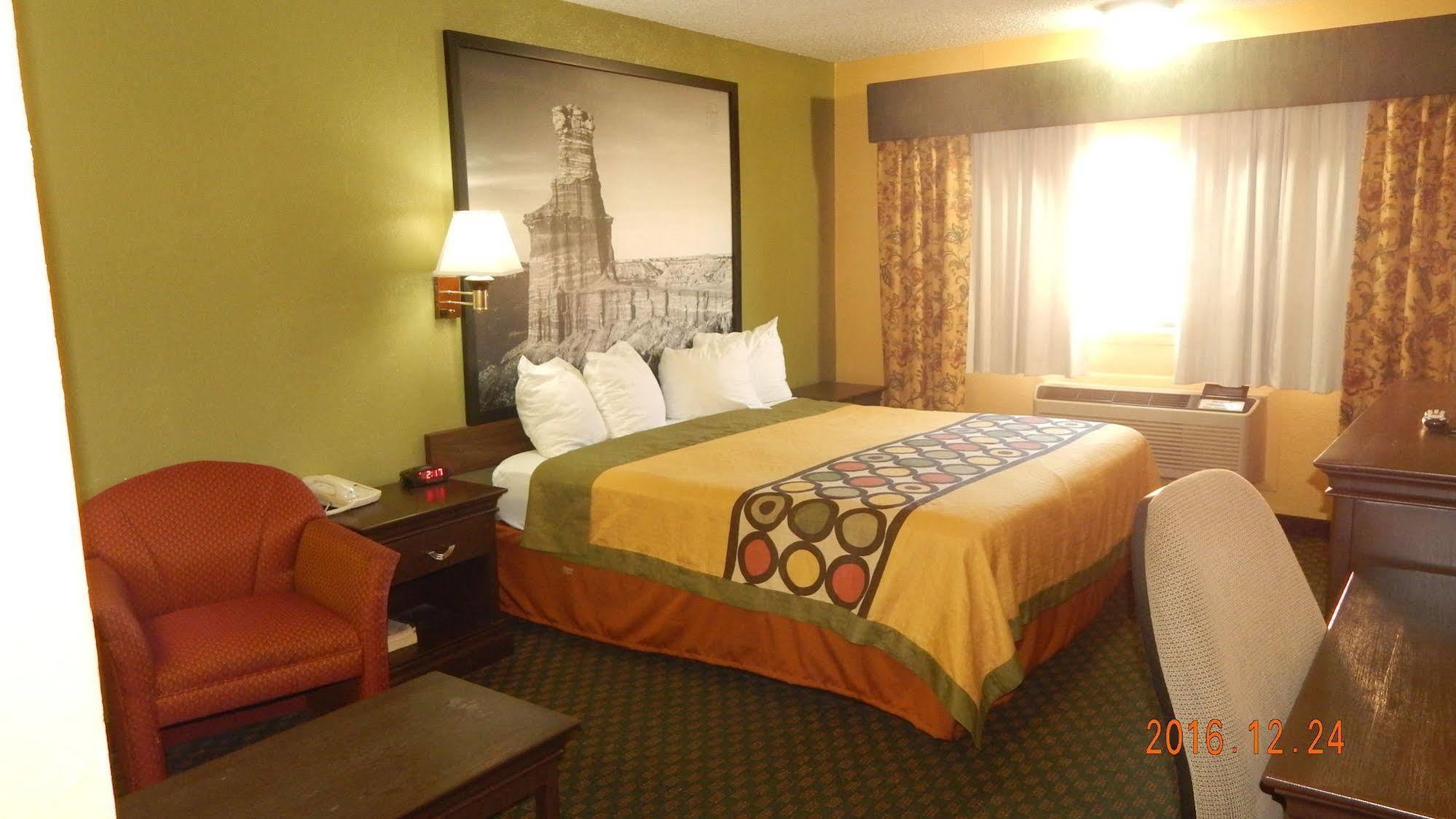 Super 8 By Wyndham Amarillo Central Tx Екстериор снимка